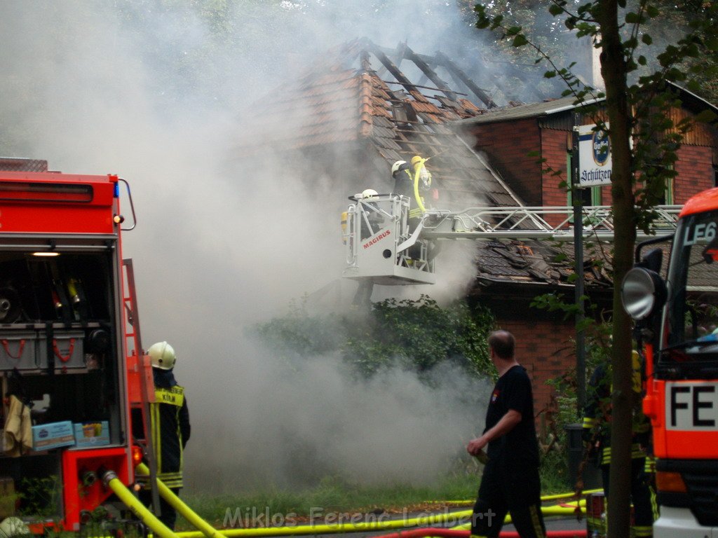 Brand Schuetzenhof Neusser Landstr P6251.JPG